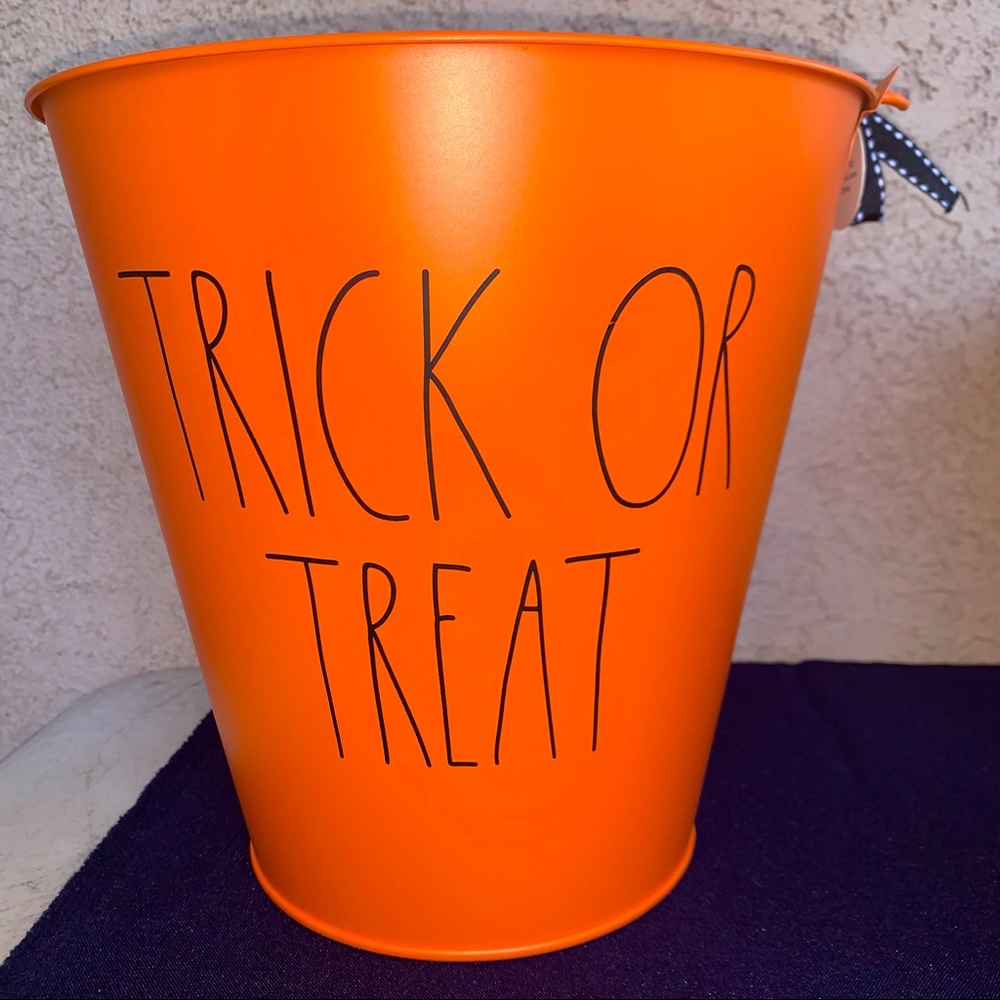 NEW 2022 Orange Rae Dunn Halloween Metal Pail Bucket TRICK OR TREAT